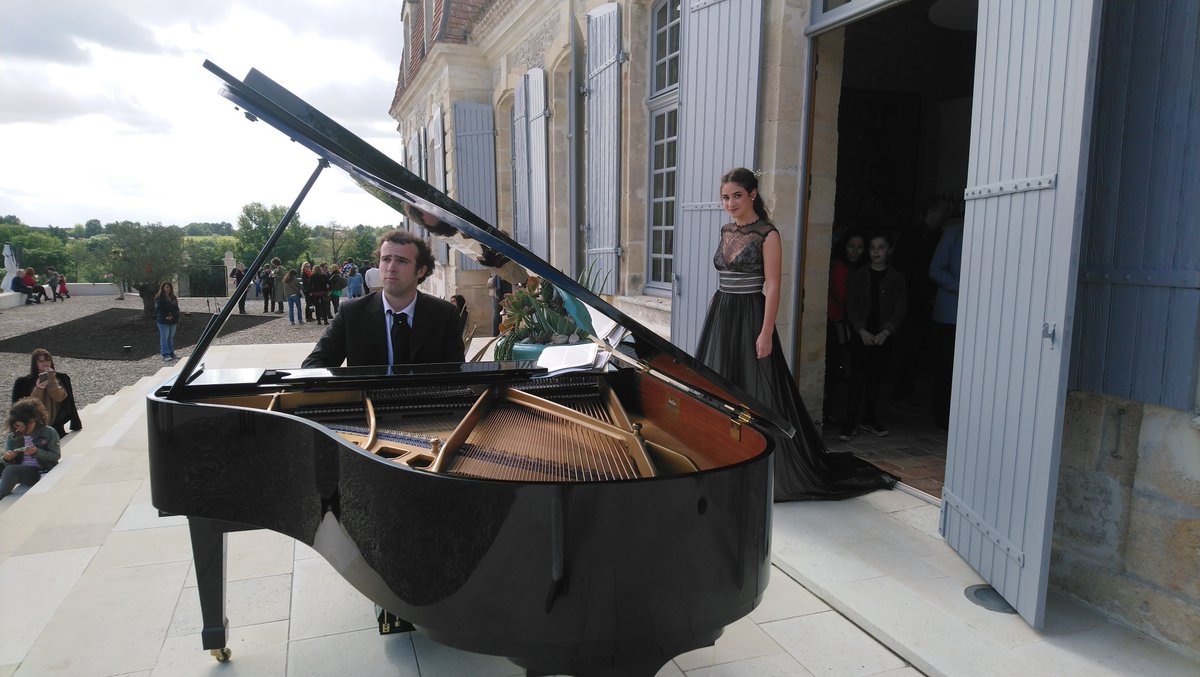 TheviotW's tweet image. Outre mes #concerts et #conférences destinés à un large public, je réalise des concerts privés pour vos #réceptions, colloques, mariages, séminaires, #congrès, arbre de #Noël, évènements de prestige, oenoconcerts...
Pour me contacter, envoyez-moi un message privé sur mon compte X