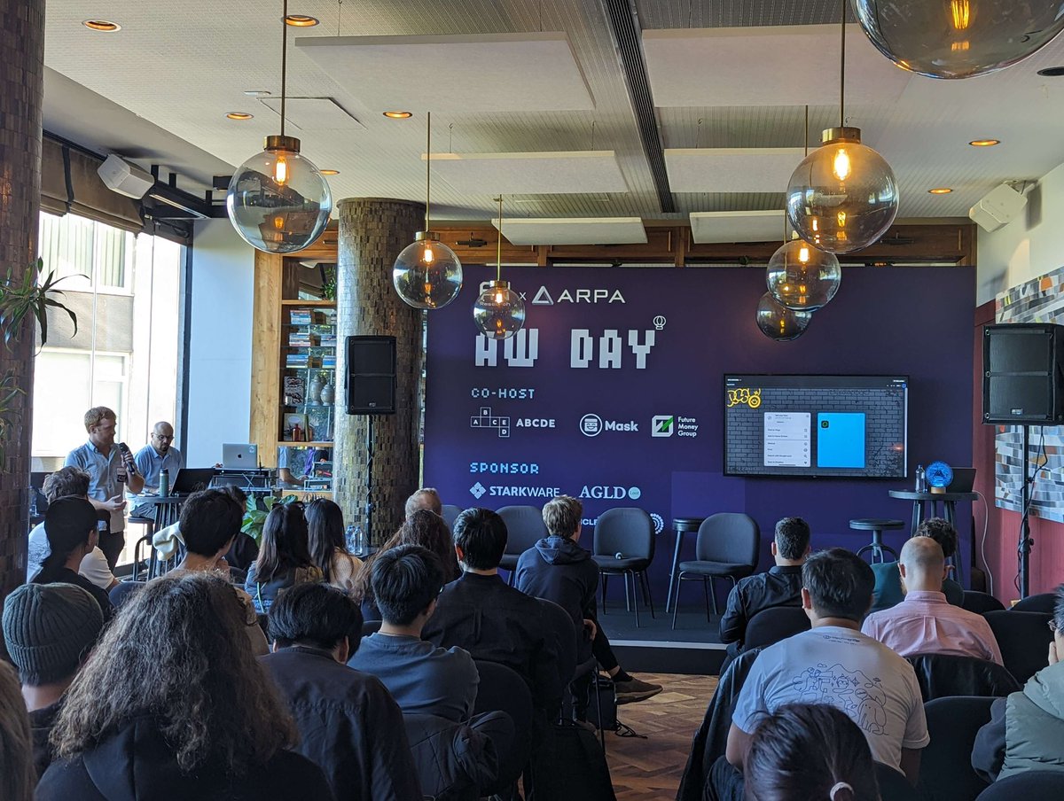 Demoing Games at AW DAY! 👾

@cs_eth presenting the III season of 
<a href="/TheDopeWars/">Dope Wars</a>