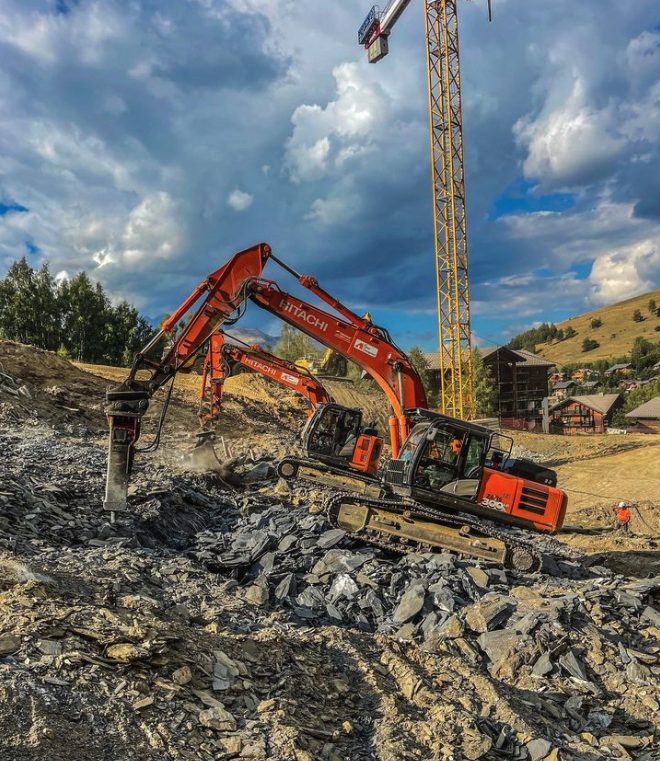 HitachiCME's tweet photo. Thanks for sharing this amazing shot in Vallée Blanche GroupeBrunerie 🪨🌲 

#Hitachi #construction #machinery https://t.co/pREgHj7mdU