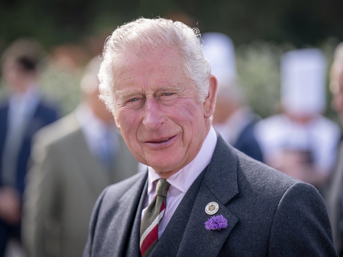 CourtierRoyal's tweet photo. 🇬🇧God save our gracious King!
Long live our noble King!
God save the King!
Send him victorious,
Happy and glorious,
Long to reign over us,
God save the King! 👑
#KingCharles75 #KingCharlesAt75 #HM75 https://t.co/hl3ad3sxVC
