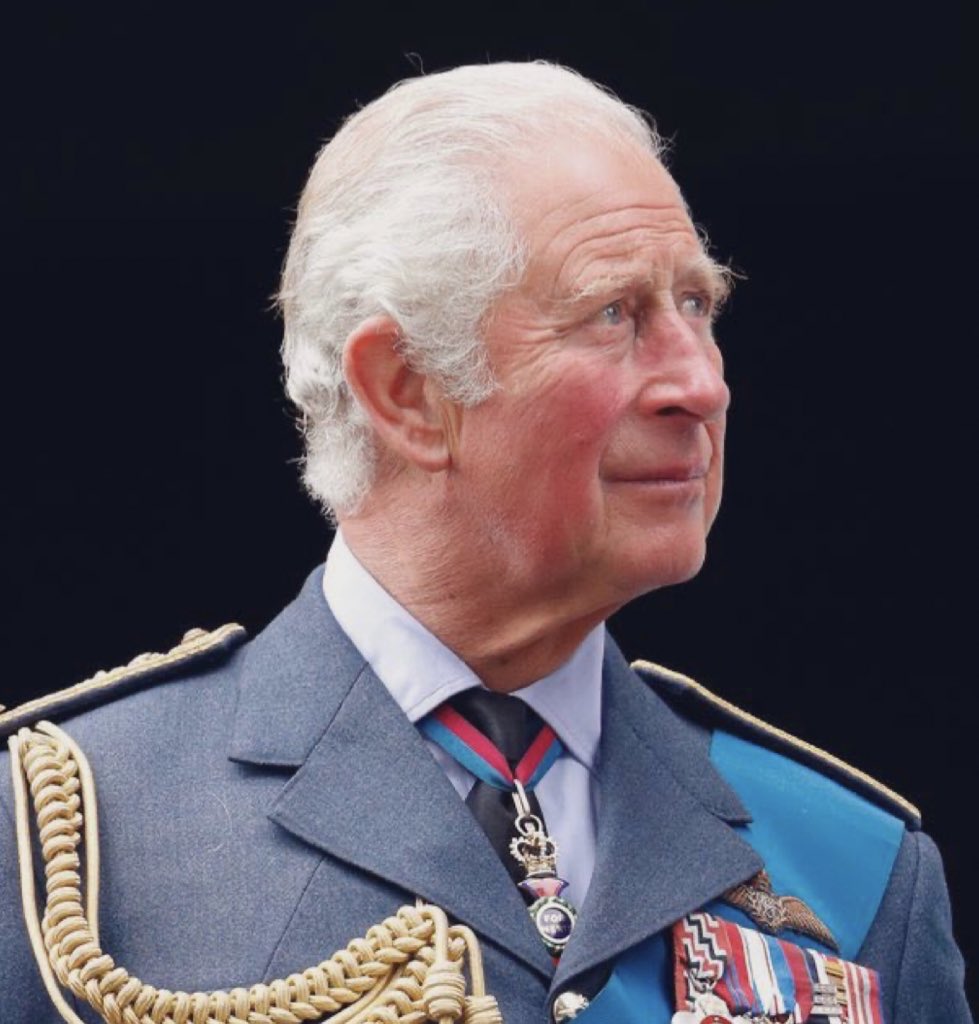 CourtierRoyal's tweet photo. 🇬🇧God save our gracious King!
Long live our noble King!
God save the King!
Send him victorious,
Happy and glorious,
Long to reign over us,
God save the King! 👑
#KingCharles75 #KingCharlesAt75 #HM75 https://t.co/hl3ad3sxVC