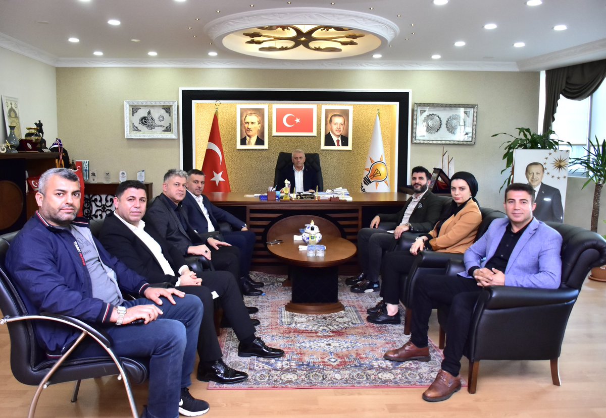 Doğu ve Güneydoğu Anadolu Federasyonu Derneğimizi İlçe Başkanlığımızda misafir ettik.

Dernek Yönetimimize nazik ziyaretleri, samimi ve içten muhabbetlerinden dolayı teşekkür ederim.
 
#Yenidenİstanbul 
<a href="/osmannnurika/">Osman Nuri Kabaktepe</a>