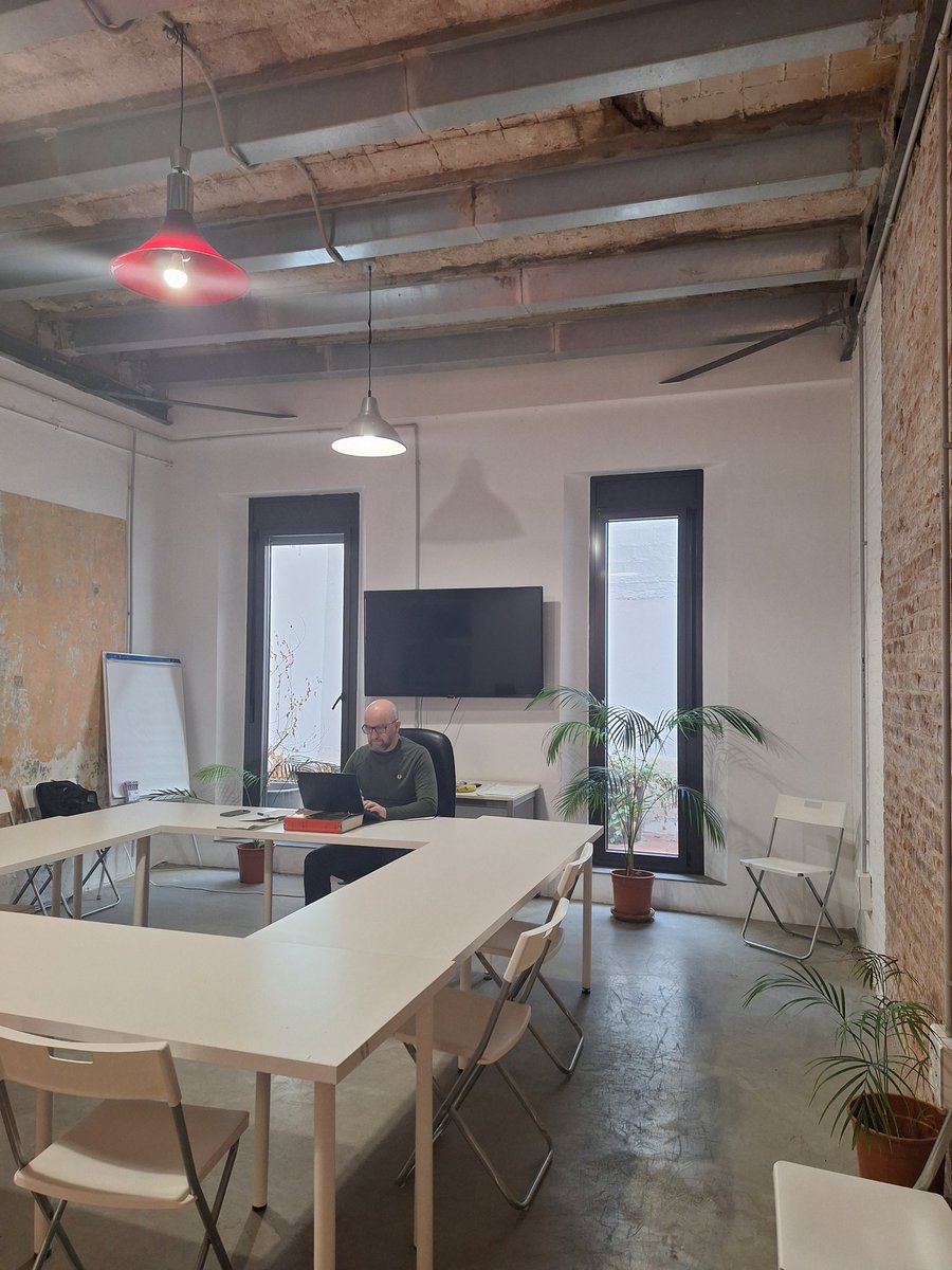 En Kubik disponemos de espacios para ti o para tu equipo, espacios amplios y con mucha luz que puedes adecuar a tus necesidades.
Con una sala de reuniones y otra de eventos.
Más información:
de L-V 9:30-14:30
Info@kubikbcn.com 
934158740
¡te esperamos!