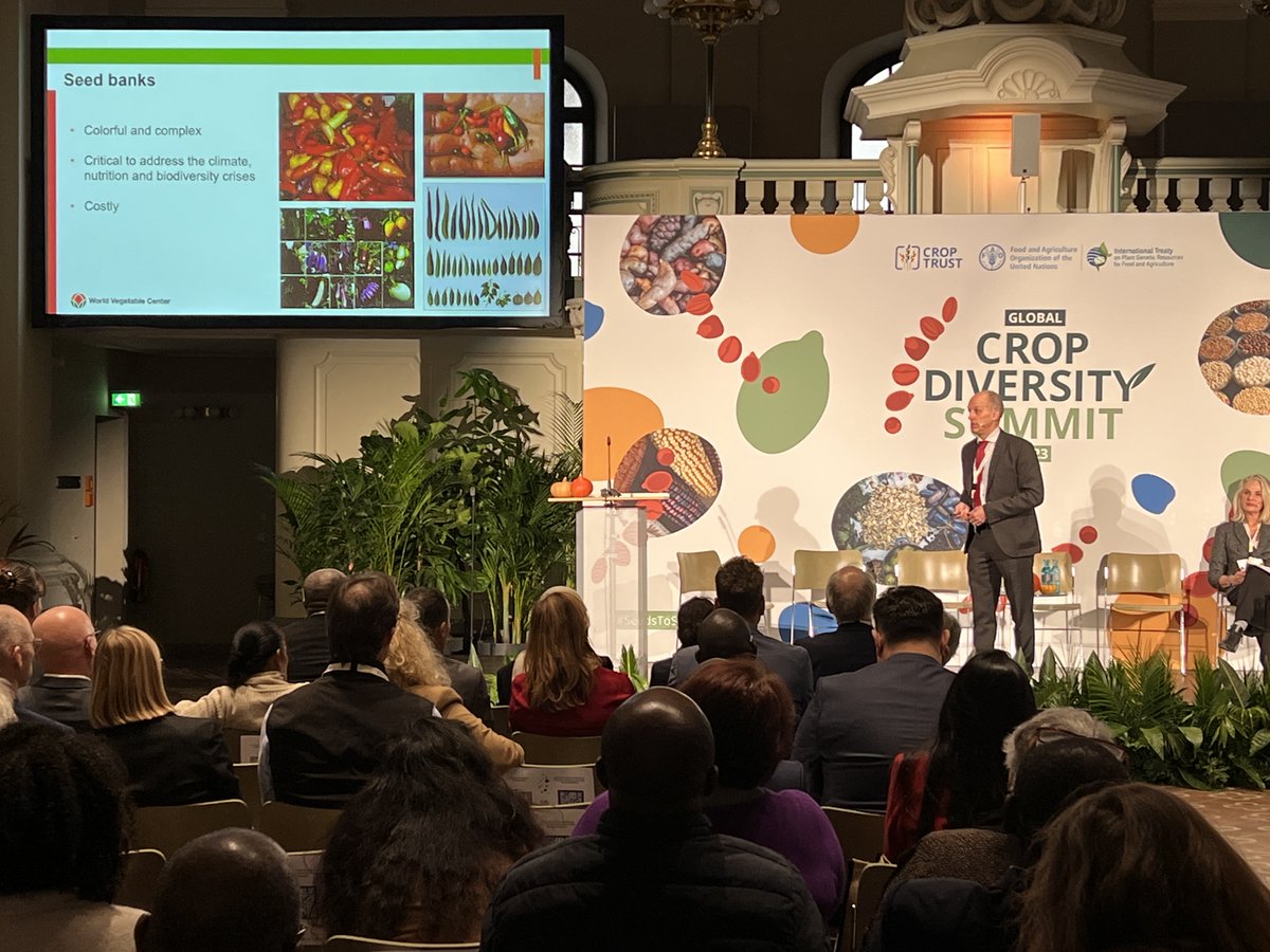 CropTrust's tweet photo. Seed banks are:

Colorful
Complex
Critical
Costly

but necessary to keep feeding the world - Marco Wopereis from @WorldVegCenter at the Global Crop Diversity Summit.

#SeedsToSolutions https://t.co/VirN477HkK