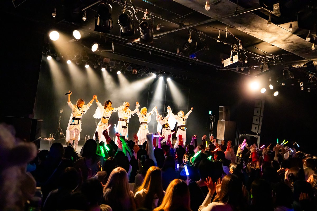 p_chic_official's tweet photo. ◤◢◤SPECIAL THANKS !!◢◤◢
本日、+CHICは解散致しました。
二年七ヶ月、本当にありがとうございました！
沢山のお客様に支えられ、幸せな活動期間を全う出来ました。
+CHICに関わって下さった全ての皆様のそれぞれの未来に、今以上の幸せが溢れますように…！ https://t.co/zbAGfsffRe