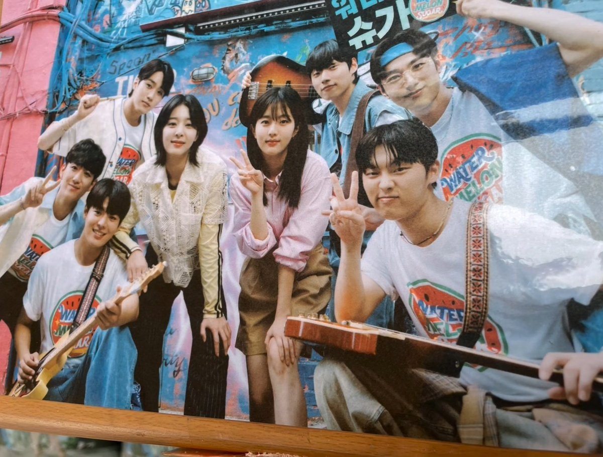 yeondongha's tweet photo. thank you #twinklingwatermelon for the good plot, amazing story, well-builded characterization, and wonderful cinematography

thank you for the past 8 weeks, for being one of my comfort drama, for being the reason i really looked forward to mondays #twinklingwatermelonep16 https://t.co/9XUIO6w33L