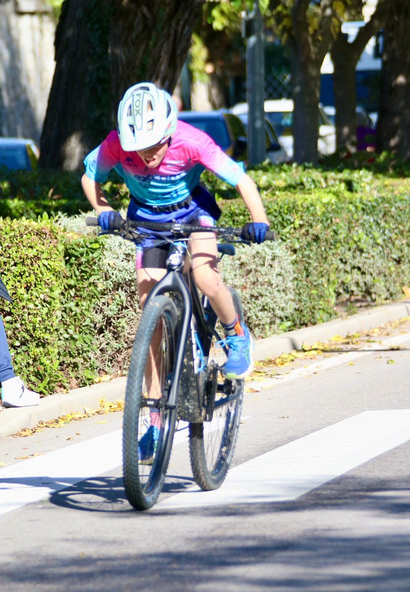 trivaldebebas's tweet photo. #Competimos en "Duatlón Escolar Colmenar Viejo", localizado en la misma plaza de toros de Colmenar Viejo, ¡espectacular!
Felicitaciones a tod@s y mención especial a Marco Hernández quedando subcampeón de Madrid. 
¿Te animas a participar en ellas en equipo? #valdebebas #triatlon https://t.co/THFH1tFaLy