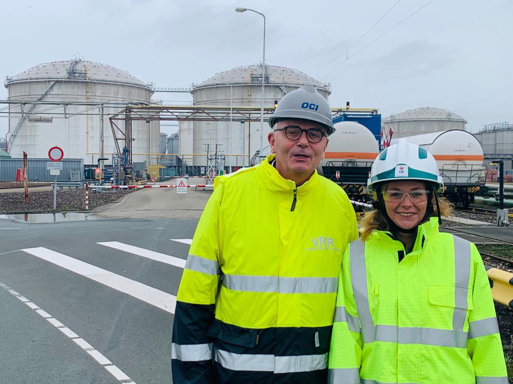 Met <a href="/moniqueVOG/">Monique Vogelzang</a> (DG J&amp;V) en <a href="/Jan_Waals/">Jan Waals</a> op bezoek bij OCI. Er verandert veel op energietransitie gebied.Kaders voor veiligheid zijn nog volgend. Dit vraag van veiligheidsregio’s om met gezag mee te praten en krachten op gebied van industriële brandbestrijding landelijk te bundelen