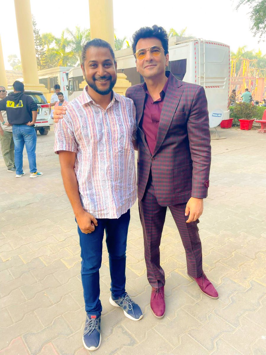 On your special day I pray Almighty for your good health, happiness and many more greater achievements in life. 
HAPPY BIRTHDAY CHEF <a href="/TheVikasKhanna/">Vikas Khanna</a>

#chefvikaskhanna #happybirthday #chef #masterchefindia #memories #nostalgia #goodwishes