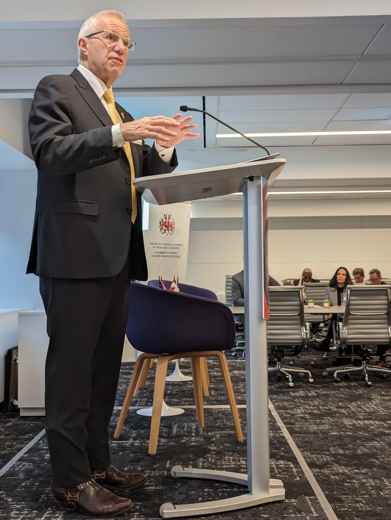 Great to hear from Vic Fedeli, Minister for Economic Development, Job Creation and Trade speaking @gowlingwlg_ca in partnership with <a href="/bcctc/">British Canadian Chamber of Trade and Commerce</a> about #Tech in #Ontario. Many thanks to <a href="/B2BeeMatch/">B2BeeMatch</a> for their leadership on this issue