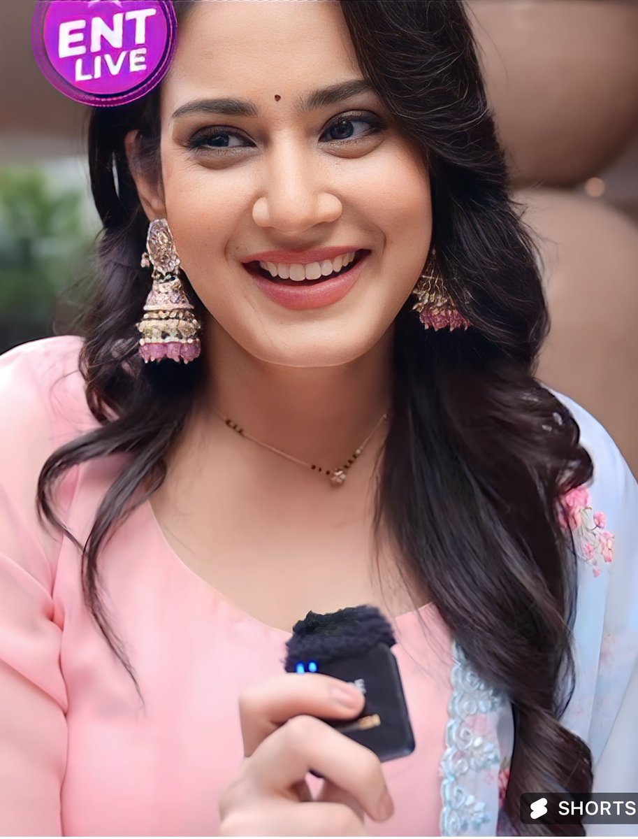 Only_Aditi_Ki_Smile_Matters 🇧🇩🇮🇹 tweet media