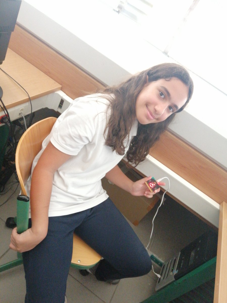 NassarSimone's tweet image. #technologie #classede6eme #microprocessor #makecode @Hhhsinfo @DidiSaleh10