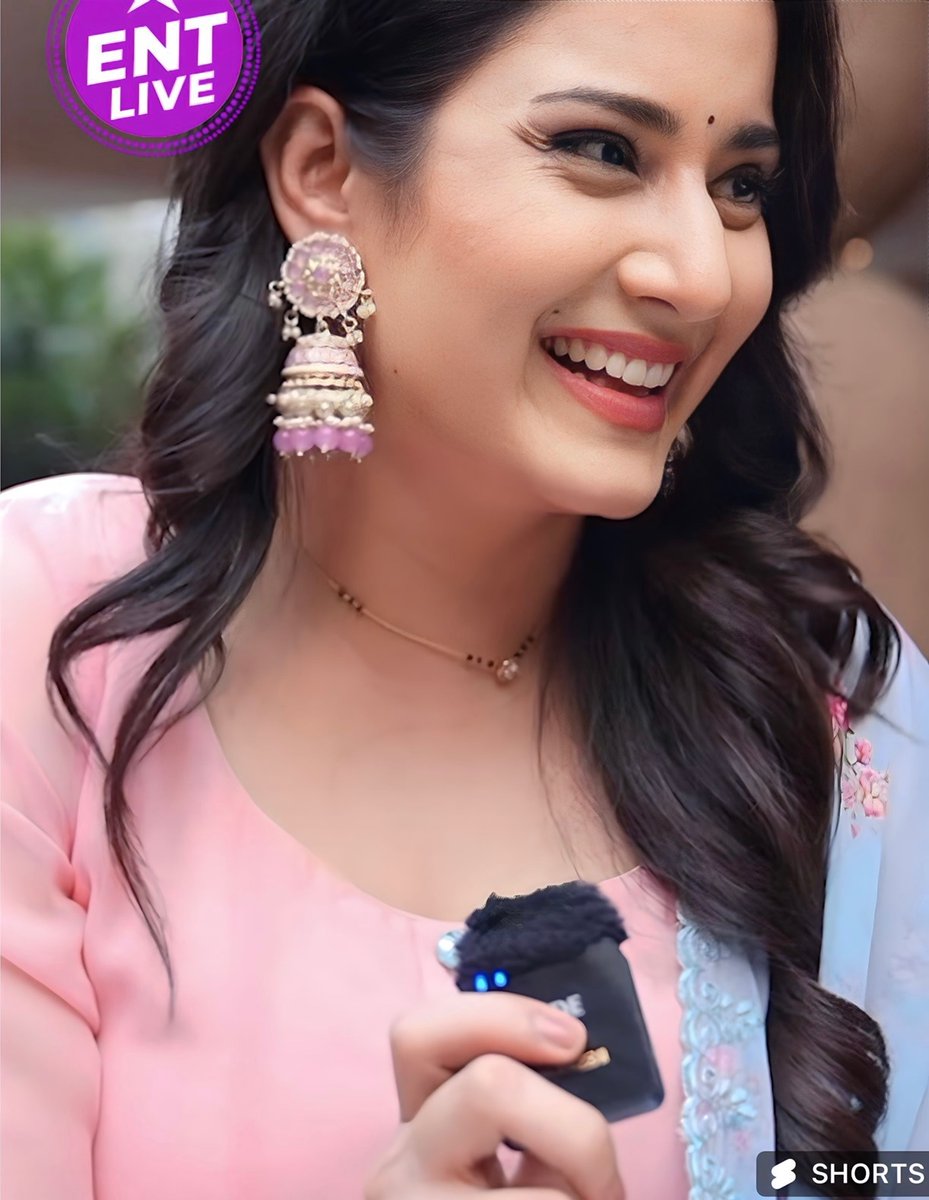 Only_Aditi_Ki_Smile_Matters 🇧🇩🇮🇹 tweet media