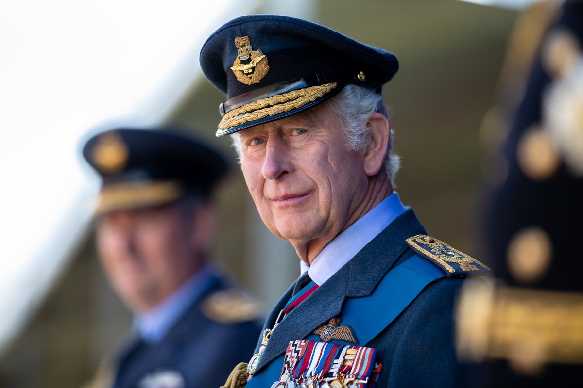 RoyalAirForce's tweet photo. The Royal Air Force would like to wish His Majesty The King a very Happy Birthday. 👑 🎉 https://t.co/wEdGwqjiti