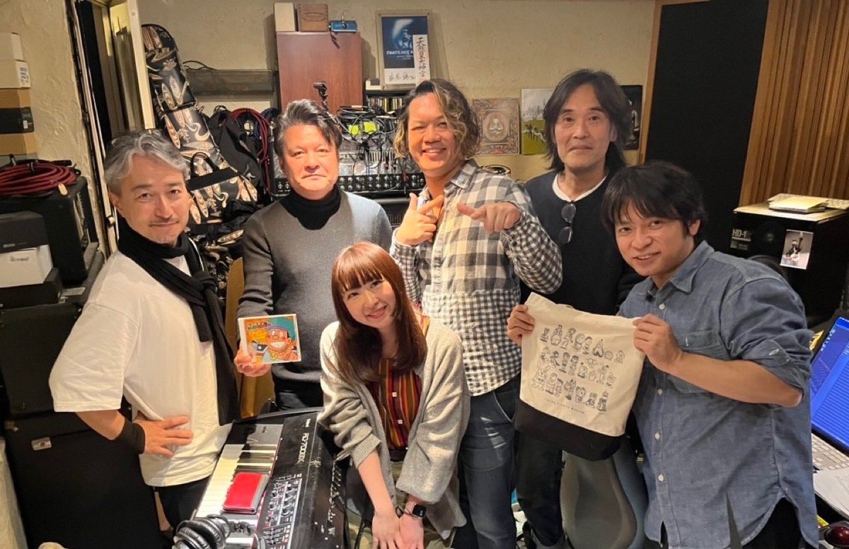 malandro_R's tweet photo. “とある”作品のレコーディング2日目😎@#藤沢 #StudioLightStuff
本当に素晴らしいサウンドだな〜!
ベーシック部分完成まであと少し😆
コモブチキイチロウさん、黒田清高さん、外園健彦 さん、昨日に続きMuito obrigado!!!!!
今回もゴキゲンな現場でございます🤩
#今井亮太郎
#日本コロムビア https://t.co/CvdxRJdhDr