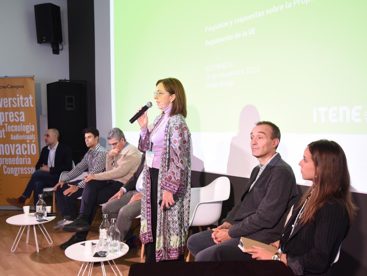 Recuwaste's tweet image. Acaben les sessions del matí a #recuwaste23
Grans aportacions sobre la fracció crítica dels #envasos.
L'aplicació de les noves normatives generen molts dubtes i creiem que alguns d'ells s'han pogut resoldre. 
Gràcies❗
L'economia circular dels recursos: anticipar-se al futur