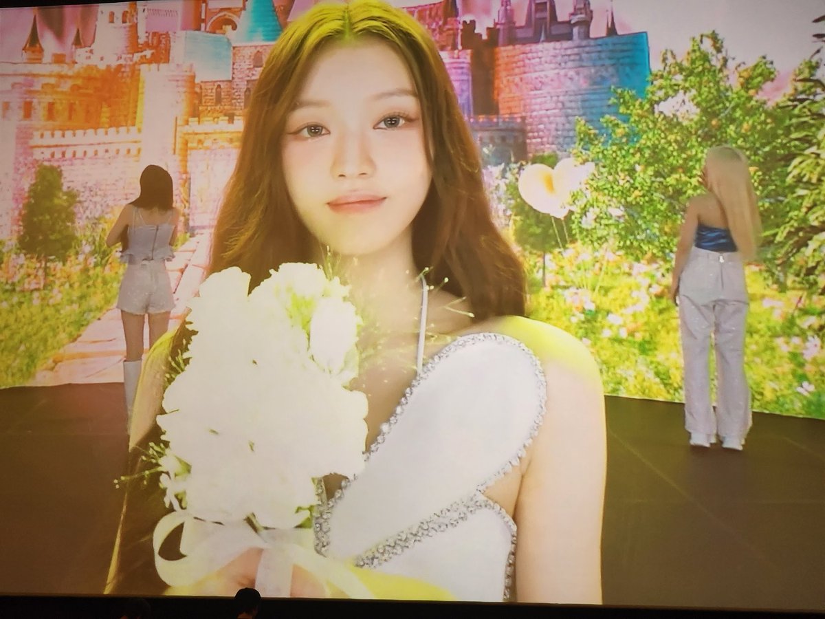 SG_love_OMG's tweet image. 보고 싶었던 무대를 가까이
보며 느낄수 있었던 시간.
좋아하는 가수의 표정이 보이는
공연 1열 관람 보다 더 가까이에서
공연을 즐길수 있었던 무대👍🏻
정말 행복한 🥰🫶🏻시간이였어요.
좋은 기획 감사합니다.
더 많은 오마이걸 콘텐츠 부탁드려요.
#VENTAX #걸스인원더랜드 #Kpopvr #오마이걸