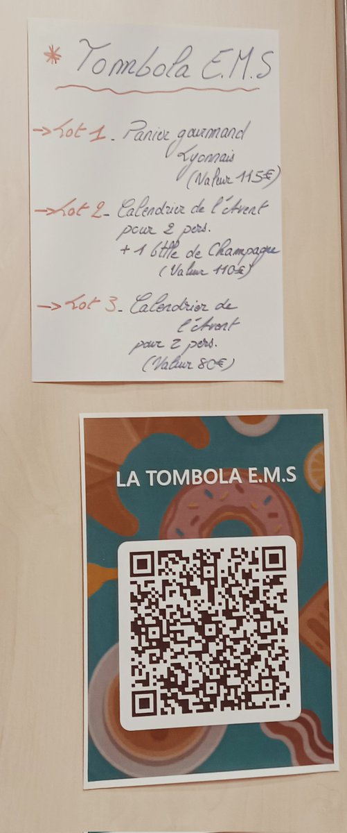Vs voulez repartir des 21e journées nationales d'études des directeurs des soins à #Lyon avec un souvenir en plus de votre photo ?
Venez participer à notre tombola ! 
3 lots à la clef allant du panier gourmand au calendrier de l'Avent de chez Pralus! 
<a href="/AFDS_Officiel/">AFDS</a>