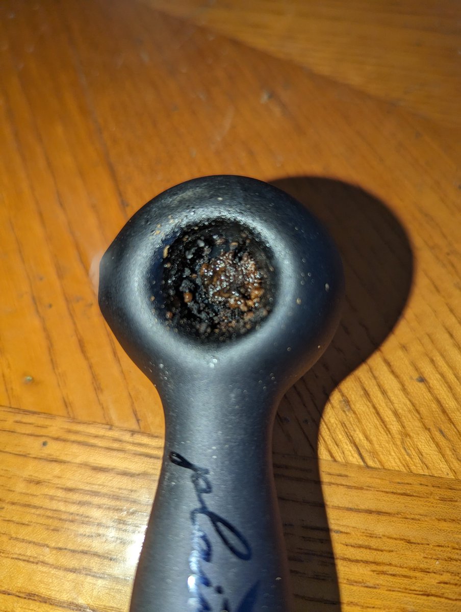 ClarkeBitter's tweet photo. It just melts the second the flame touches it 💚 #hashishin https://t.co/4MvIRgRgWT