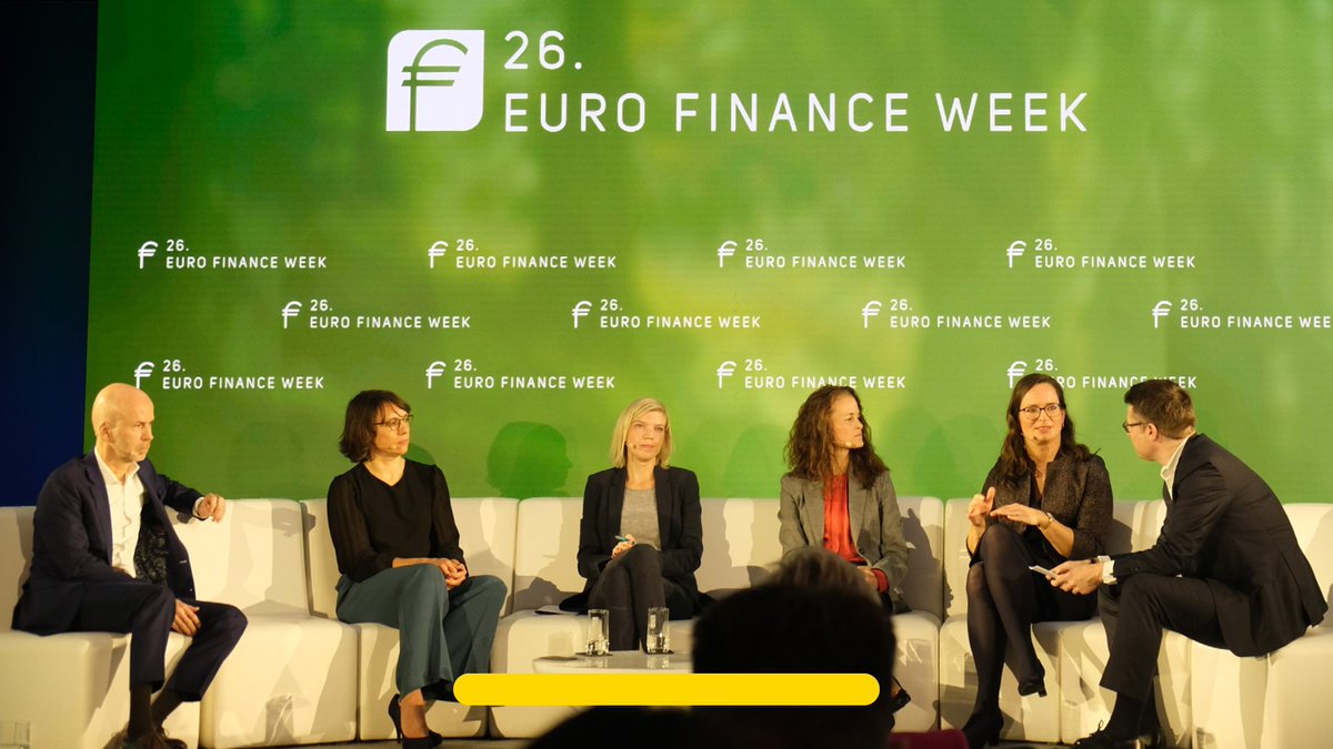 Auf dem #GreenFinance Forum diskutierten zum 9. Mal Vertreter des Finanzsektors sowie Experten aus Wissenschaft und Wirtschaft zur grünen Transformation. Unsere Head of Sustainability Bettina Storck sprach über den Fortschritt der Commerzbank auf dem Weg zu #NetZero.
