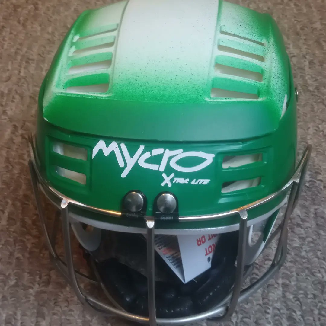 Beidh an pop-up ar súil anocht i  <a href="/roundtowers/">Round Tower GAA Club - Cumann an Chloigthí CLG</a> ar Bóthar na Mainistreach 6:30-7:30. Comh maith le camáin beidh cloigid agus treallamh ar fáil. 

Pop-up will be in Monastery Road Clondalkin tonight 6:30-7:30. As well as hurleys there will be helmets and a  range of GAA equipment.