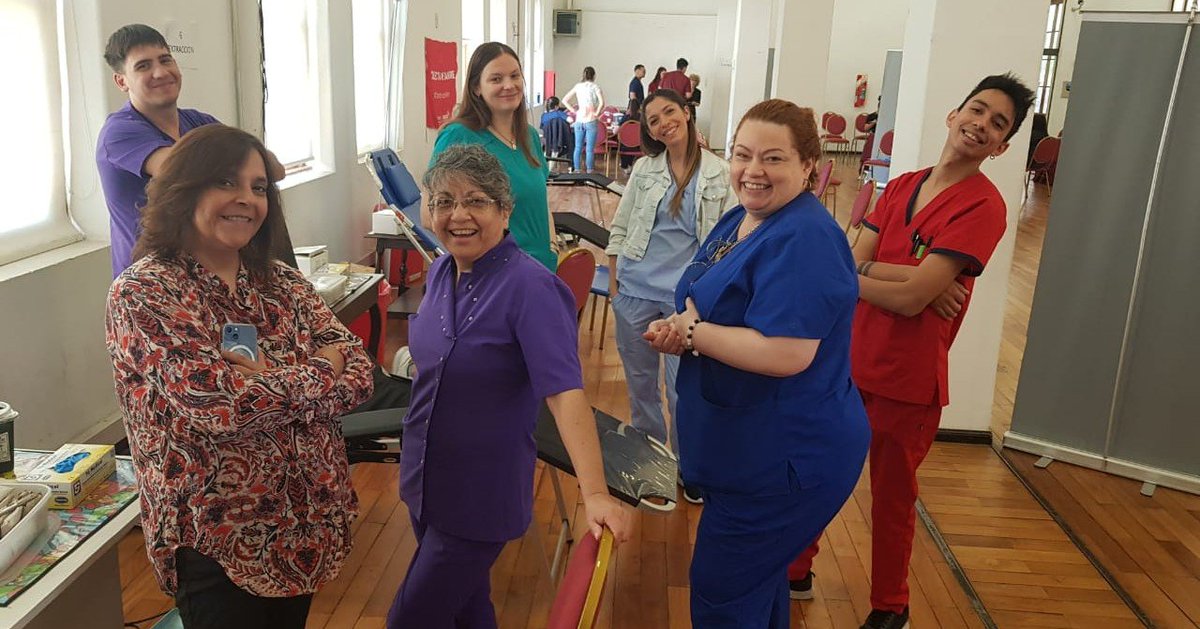 🫶💉🩸
Feliz Día a los técnicos y técnicas de nuestros Centros Regionales!
Su trabajo es la base del sistema transfusional de la salud pública santafesina.
CUDAIO llega a todos los rincones de la provincia gracias a los miles de kms que ellos recorren para realizar las colectas.