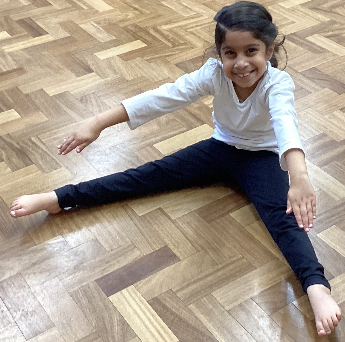 StMarysCofEPri1's tweet photo. Y2: Coaching one another today in Gymnastics. Improving our shape and travel sequence by adding rolls. Using our abdominal muscles to twist our bodies. #livingincommunity https://t.co/8t9vnilasZ