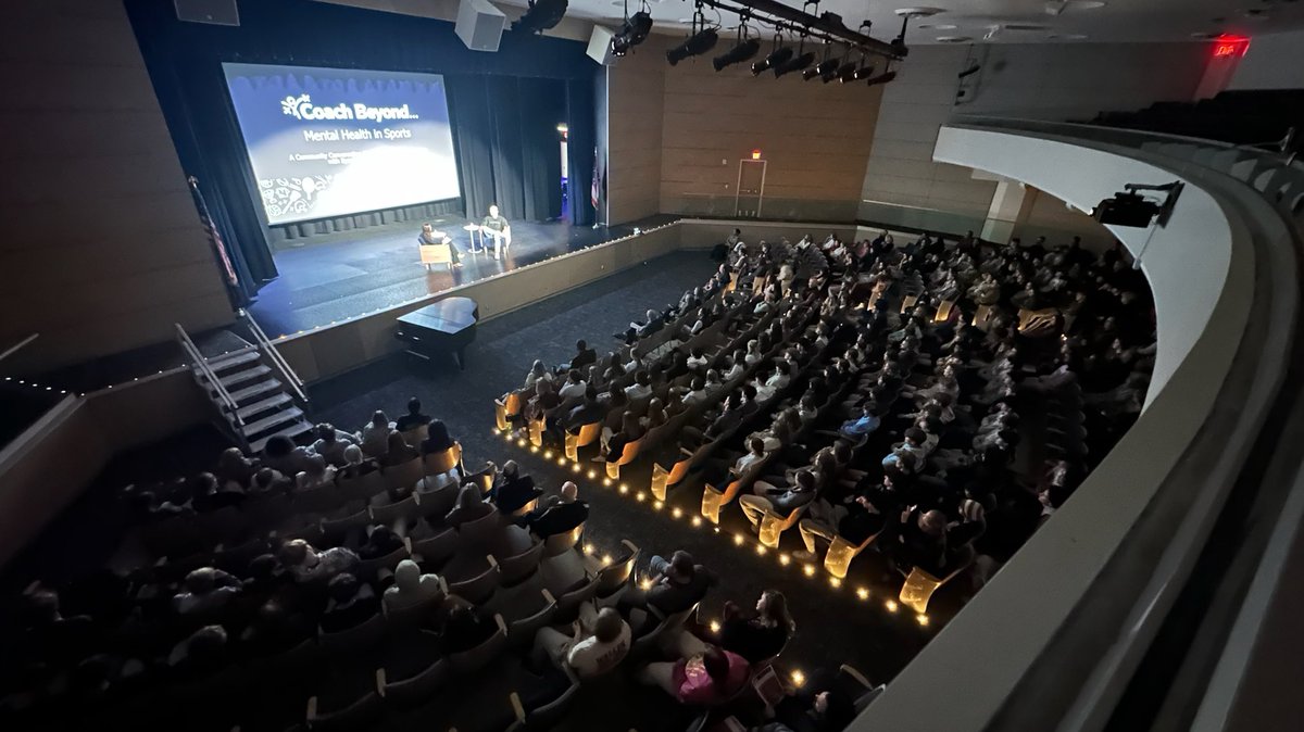 Harry Miller De stigmatizing mental health to a packed house last night in Grandview.  ⁦<a href="/h_miller76/">Harry Miller</a>⁩