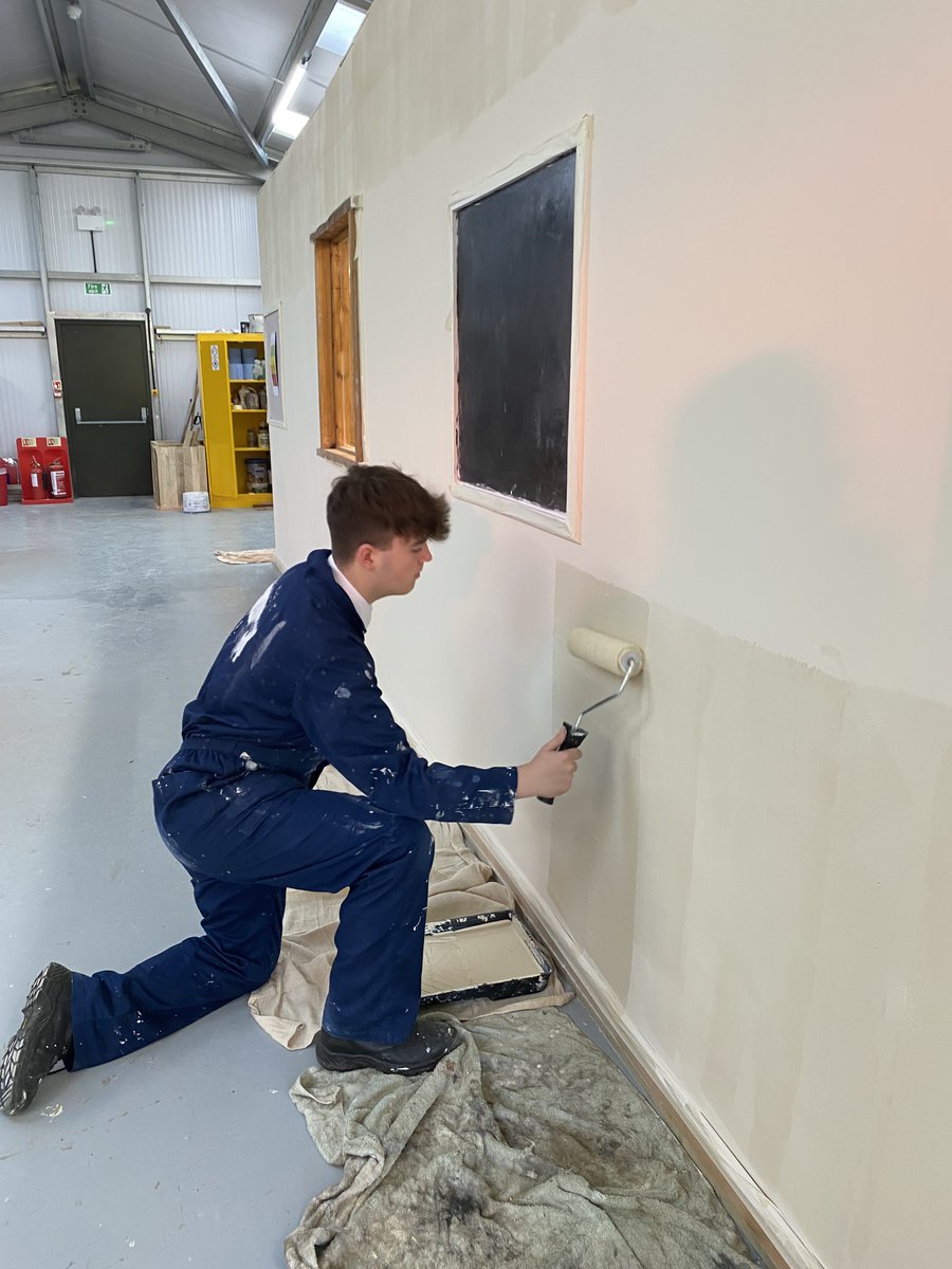 AHSConstructio1's tweet photo. Lots of Painting skills being learnt in Construction. Everyone showing great care and attention to detail. Well done! @aylshamhigh @AHS_Nurture @AHSConstructio1 https://t.co/xpJg3JdFhs