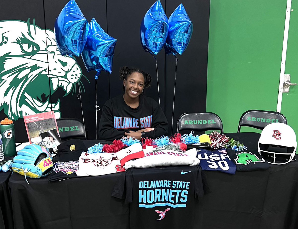 Please help us welcome Bria Sewell, to the Delaware State Hornet Softball family! Bria is an outfielder from Gambrills, MD. 

We are excited you chose to spend your next four years here at Delaware State University.

Congratulations Bria!!