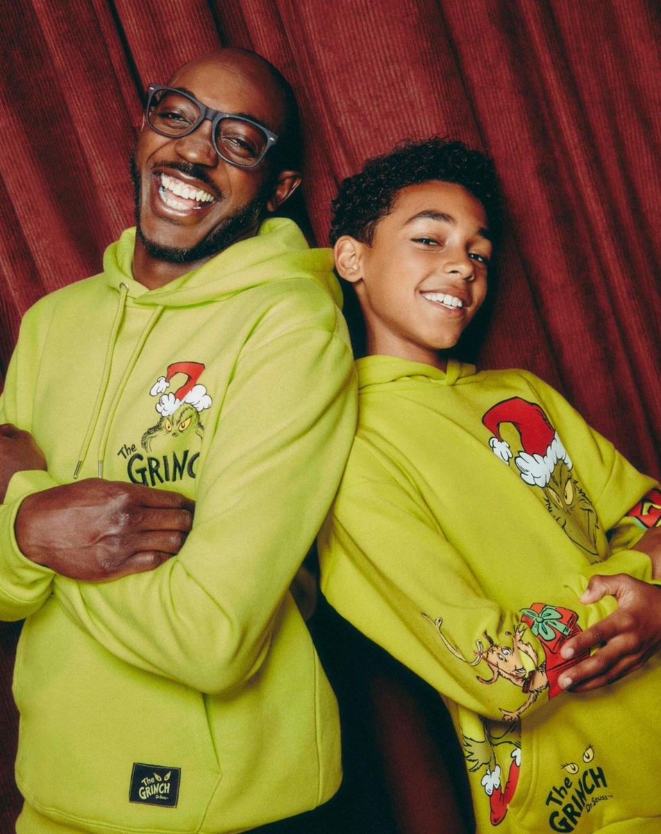 MoorSheffield's tweet image. When your whole family's ready to steal Christmas...🎄👨‍👩‍👦‍👦 💚 

Deck everyone out in matching Grinch 'fits from @primark this Christmas!

#Primark #TheGrinch #MatchingChristmas #ChristmasPJs