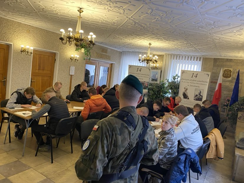 WCR_Jaroslaw's tweet photo. W dniu wczorajszym przedstawiciel Szefa WCR Jarosław uczestniczył w wcieleniu na szkolenie podstawowe w #21daplot w Jarosławiu. https://t.co/HIdEFbIm5H