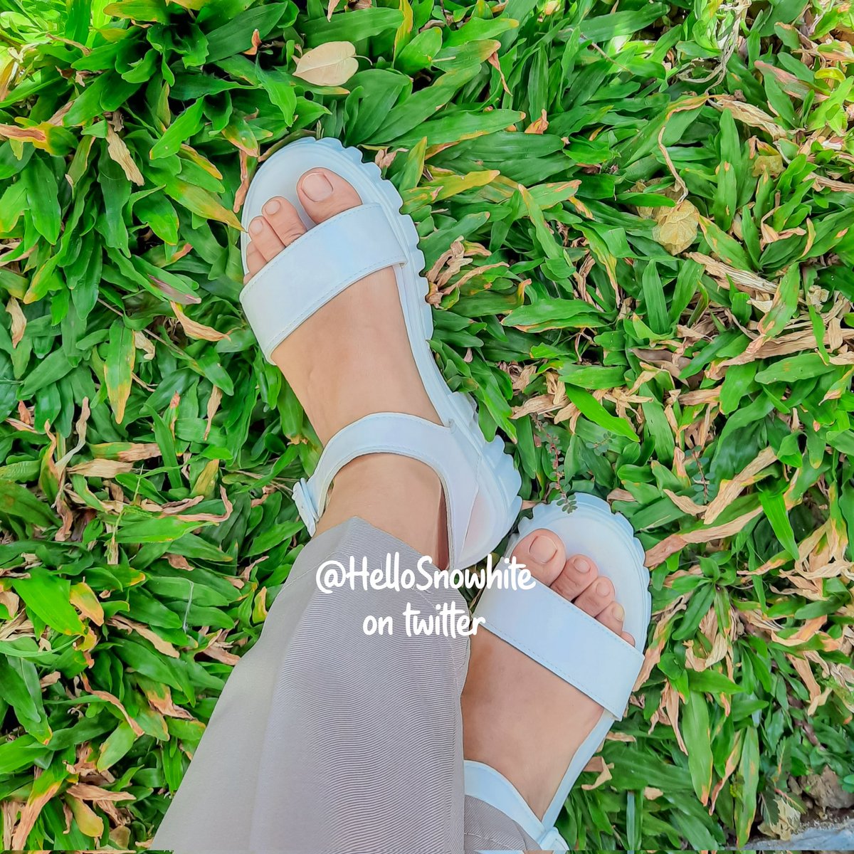 hellosnowhitee's tweet photo. Sandal buat main, nyaman semua dipake. Review disini👇 https://t.co/xCiaA6tNp1