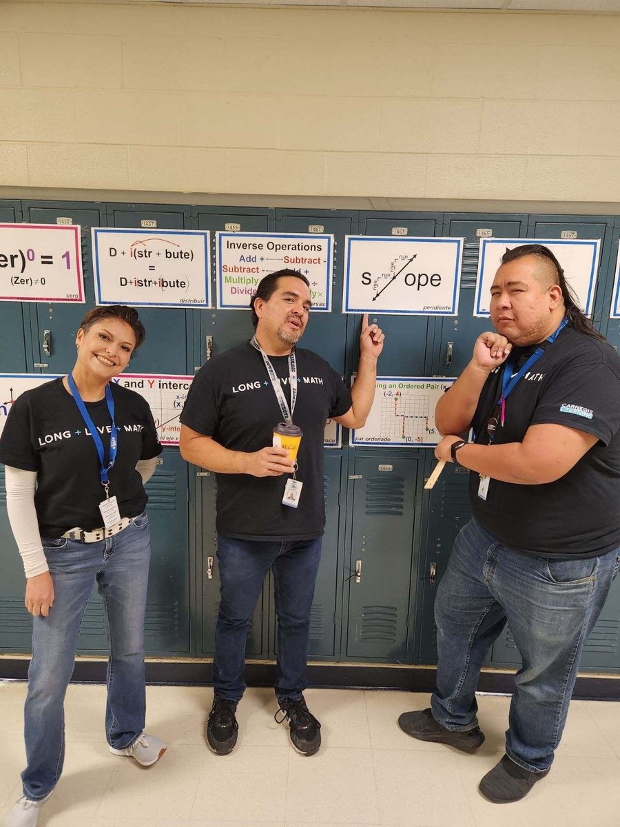 #Twinning! Check out <a href="/ssaisd/">South San Antonio ISD</a> doubling the brainpower and style quotient for Twin Day. 👯‍♂️

Math is always in style when you're part of the #LongLiveMath community!