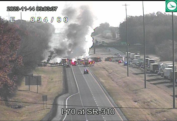 LICKING COUNTY: I-70 WB is closed at SR 310 due to a crash. Motorists should use an alternate route to avoid delays. Estimated duration is unknown at this time. For updates: ohgo.com/columbus?lt=39…