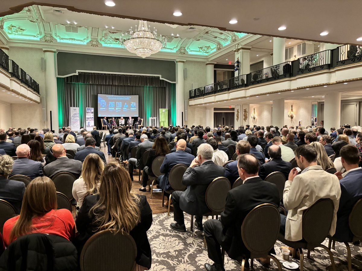 And we’re off! Nearly 500 RE leaders getting things started at the #ULIPHL Real Estate Forecast 2024. Thank you to our sponsors <a href="/FirstAm/">First American</a> <a href="/ParkwayCorp/">Parkway Corporation</a> <a href="/PNCBank/">PNC Bank</a>