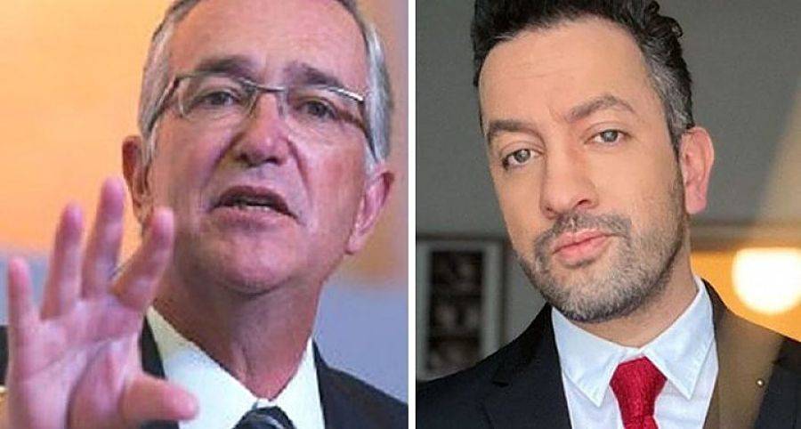 AntiTelevisaMx's tweet photo. 1er acto: Los derechistas @RicardoBSalinas y @ChumelTorres incitan el odio hacia la comunidad LGTB

2do acto: Asesinan al #Magistrade Jesús Ociel Baena

3er acto: *Lamentan" los homofóbicos Salinas Pliego y Chumel Torres la muerte de Ociel

¿Cómo se llamó la obra?

¡¡HIPÓCRITAS!! https://t.co/OGXoXTCLSI