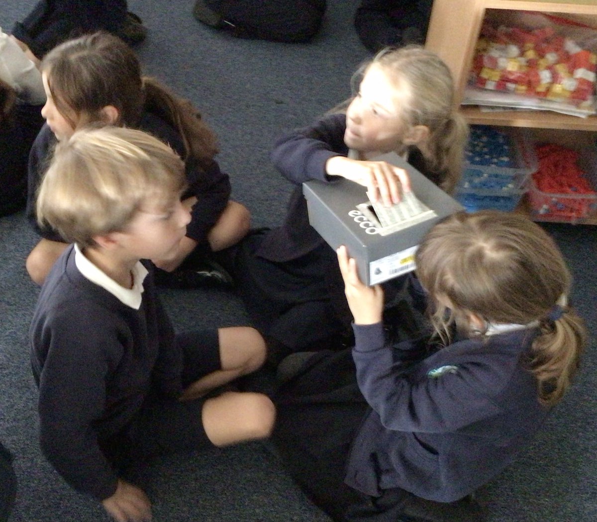 How does light travel Year 3?