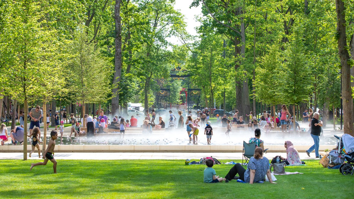 VilledeReims's tweet photo. Reims parmi les 10 villes les plus #vertes de France ! Avec 265 ha d’#EspacesVerts, #Reims se classe 8e selon l’@ObsVillesVertes. Cela récompense l’investissement conséquent en matière d’espaces verts, qui se concrétise à travers les projets #ReimsNature. https://t.co/n0kHcmpNwO