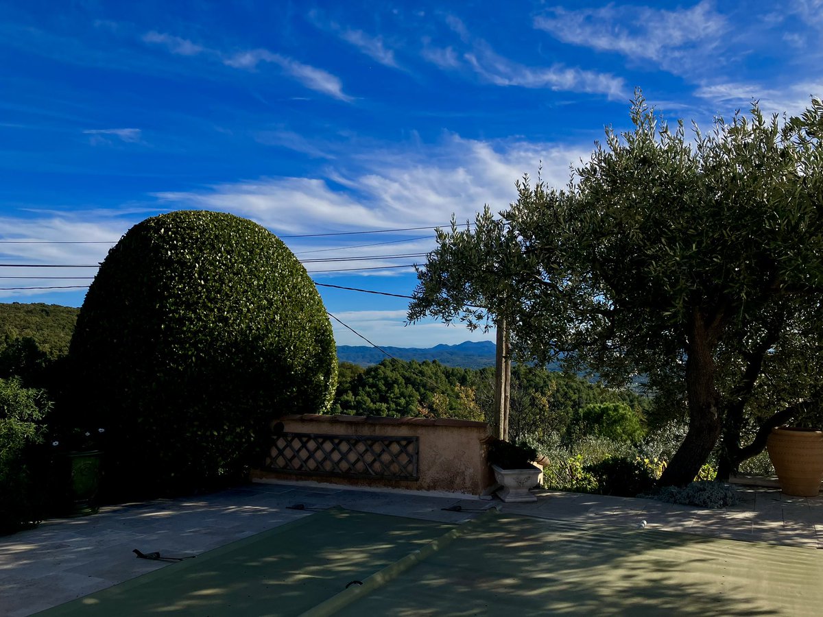 Et on voit la Corse même l‘après-midi (depuis Seillans, 83).