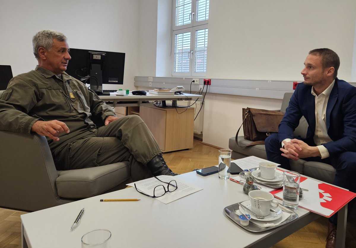 Militärkommandant Brigadier Dieter Muhr beantwortet Fragen rund um die Mission vorwärts des #Bundesheeres von CR-Stv. Thomas Kramesberger. Nachzulesen in der BezirksRundSchau Oberösterreich in der Ausgabe der KW 47.