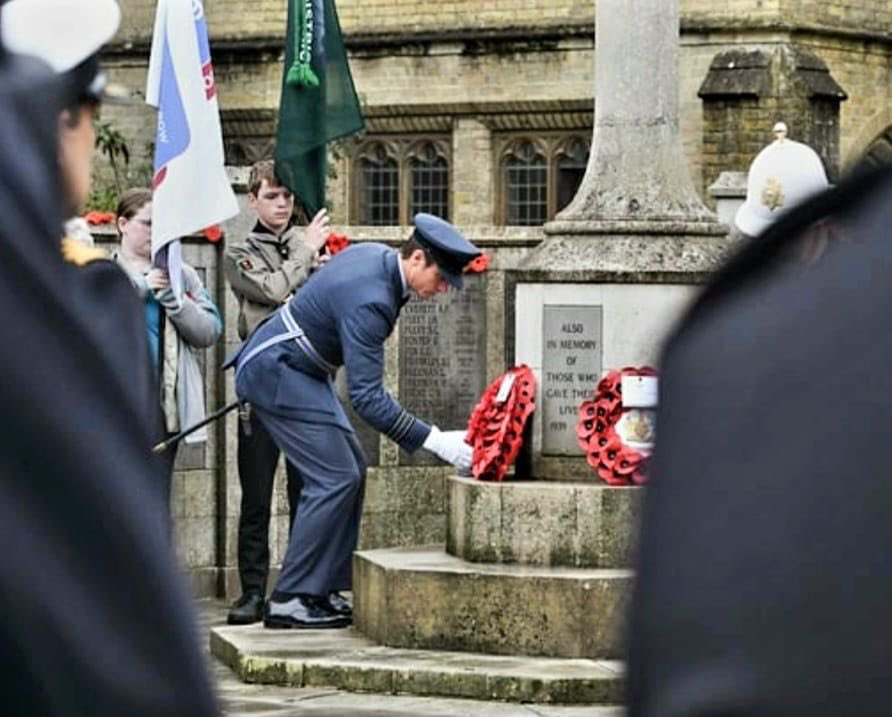 78 Sqn remembers. Staff and Execs were involved across the local area to remember the fallen. Laying wreaths with @NATS to remember those who have died and served. We will remember them.