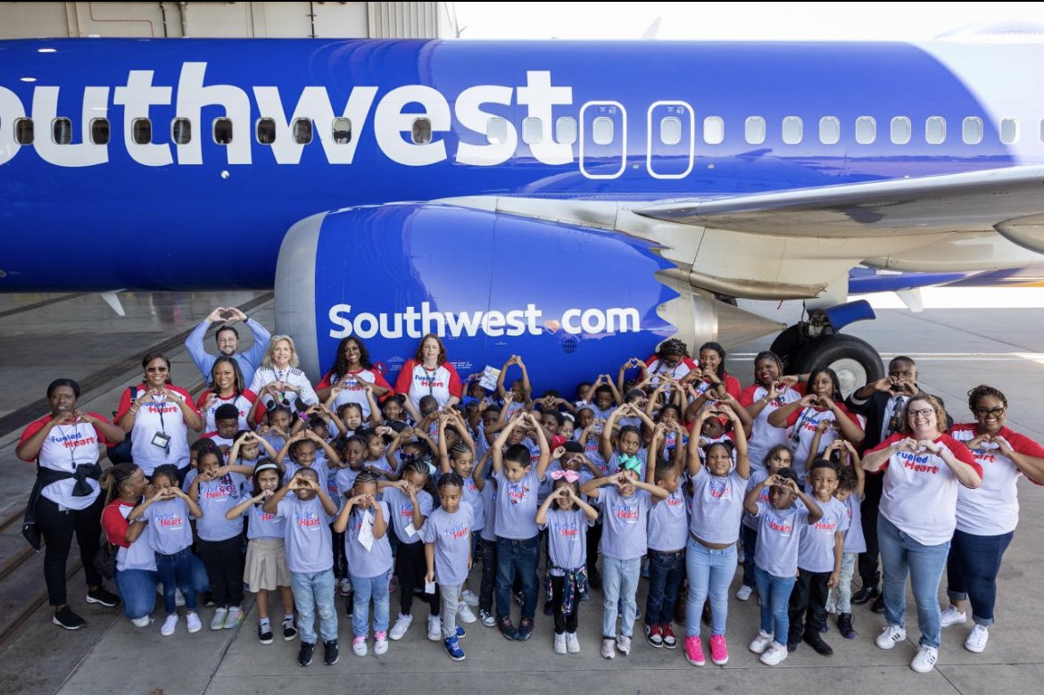 Remember Ms. White, the first-grade teacher who went viral for turning her classroom into a Southwest plane and 'flying' her students to Mexico?