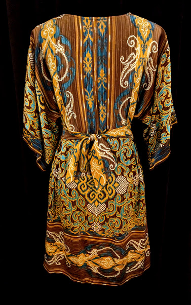 Lovely Vintage Silk Scarf Dress By HaleBob Size Medium avintageaddress.com/shop/vintage/w… #avintageaddress #silkscarf #vintagestyle