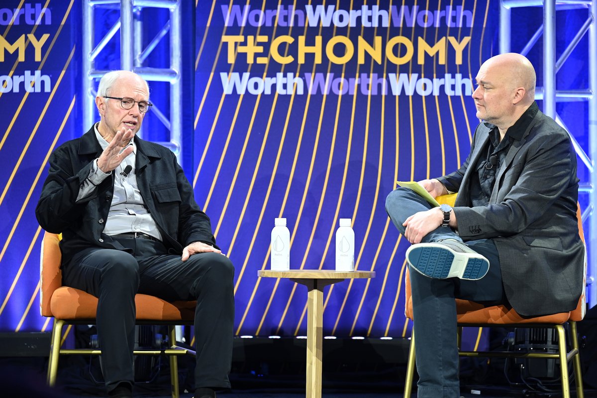 techonomy's tweet image. Craig Mundie, the former Chief Research and Strategy Officer at @Microsoft and a strategic advisor to OpenAI, delves into the transformative potential of AI in his session &quot;AI as the New Polymath&quot; at #Techonomy23