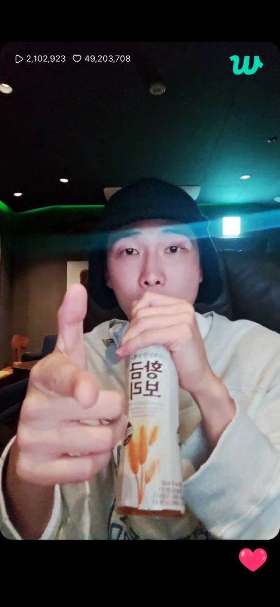 lowsofjoon's tweet image. we got the joonie live