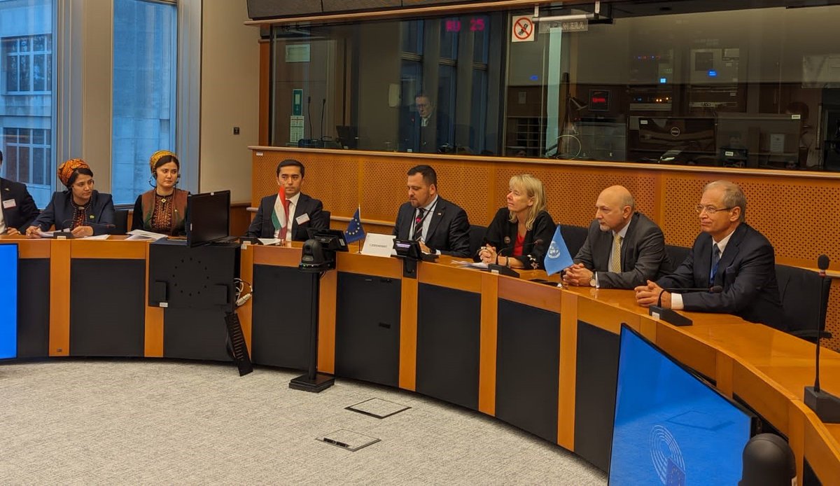 UNRCCA's tweet photo. Key issues raised & discussed today at Day 2⃣ of #CAWLC 🇺🇳#UN-🇪🇺#EU exchange visit included: #GenderBasedViolence, #genderpolicies, #CA-#EU joint co-op on👩🏻empowerment, #genderequility, #WPS processes in #CA, efforts taken by #CA states to reinforce gender mainstreaming strategy. https://t.co/TXzvbZI6UF