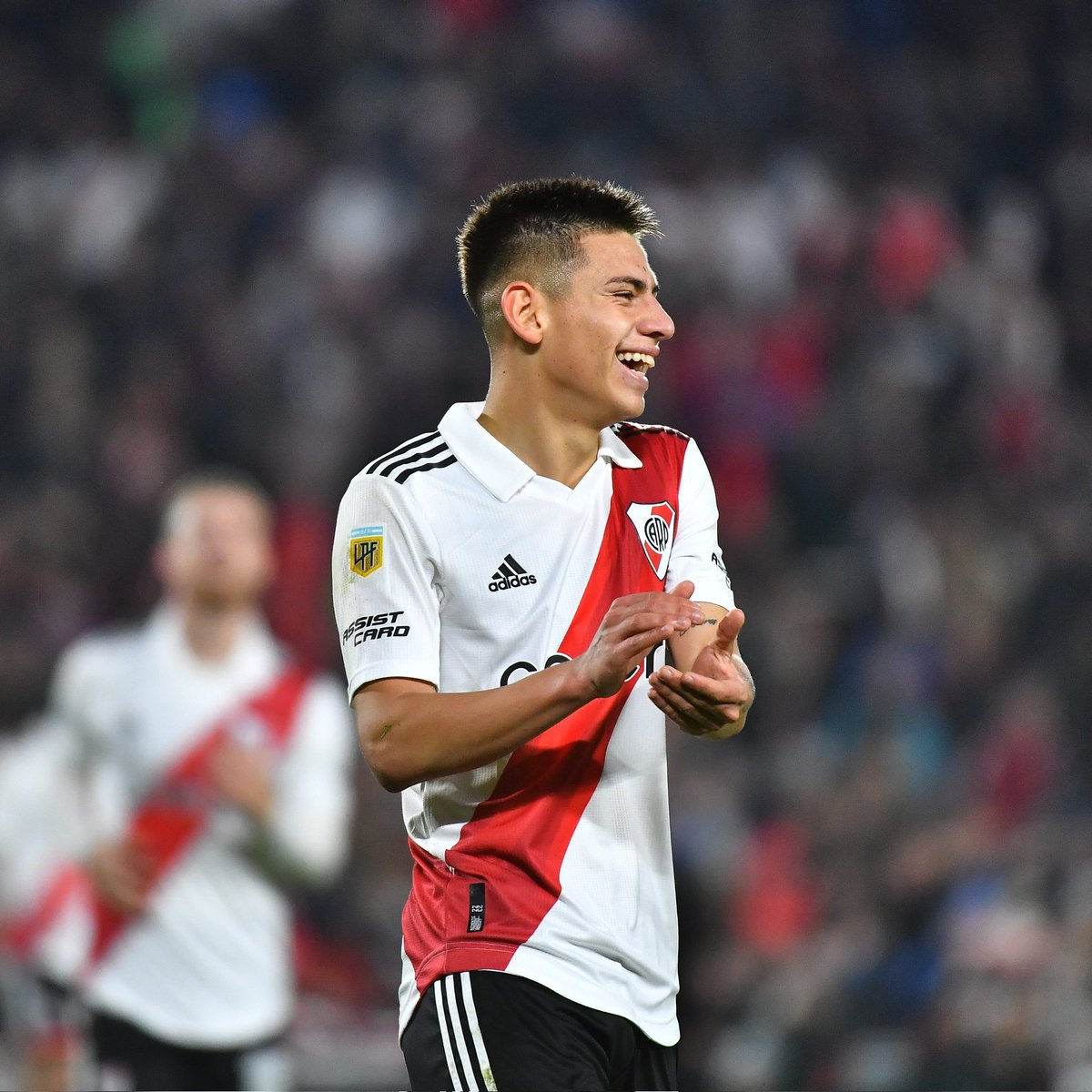 Titín tweet media