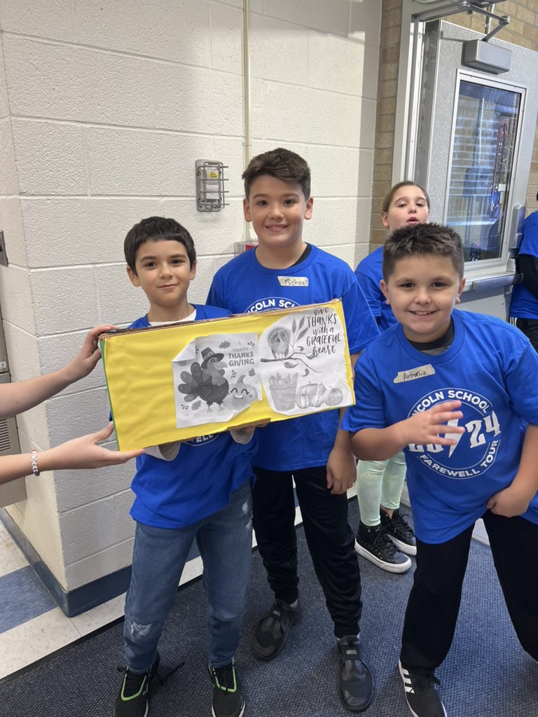 FifthGradeCWC's tweet image. Great day yesterday loading the truck with all the donations we got for families in need this Thanksgiving season! Way to go fifth graders 🦃