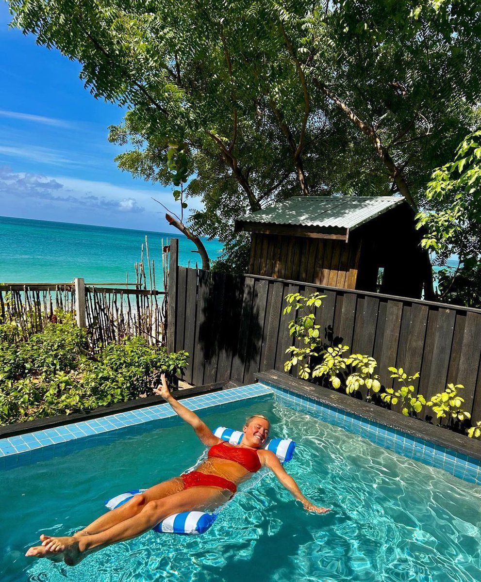 Fun's always on the sunny side ☀️🌴

📷: @laurenkasbar 

#keyonnabeachresortantigua

keyonnabeachresortantigua.com